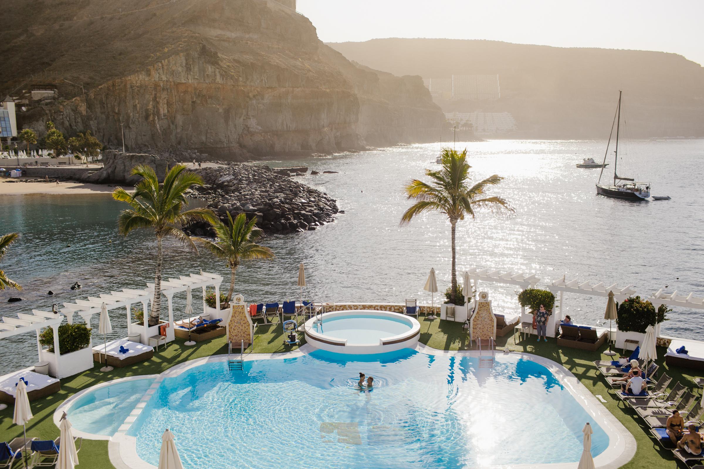 Hotel Livvo Puerto De Mogan Exterior photo